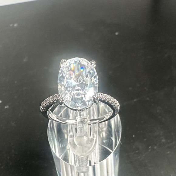 Fashion Jewelry Silver Ring Size 7 - Picture 2 of 9